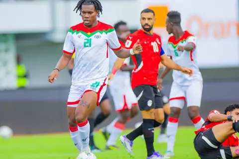 الحكم يحرم أسامة فيصل من التقدم.. هدف ملغي في مباراة منتخب مصر أمام بوركينا